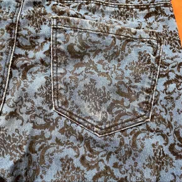 Forever 21 Velvet Pattern Blue Jeans | Skinny | Mid Rise | 24 - Picture 6 of 6